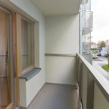 - Kwartal Rozy Wiatrow Ii 슈비노우이스쳬