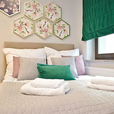 - Kwartal Rozy Wiatrow Ii *