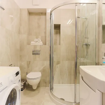 - Kwartal Rozy Wiatrow Ii * 슈비노우이스쳬